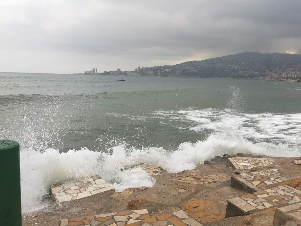 Holiday Suites Hotel & Beach Resort Jounieh Exterior photo