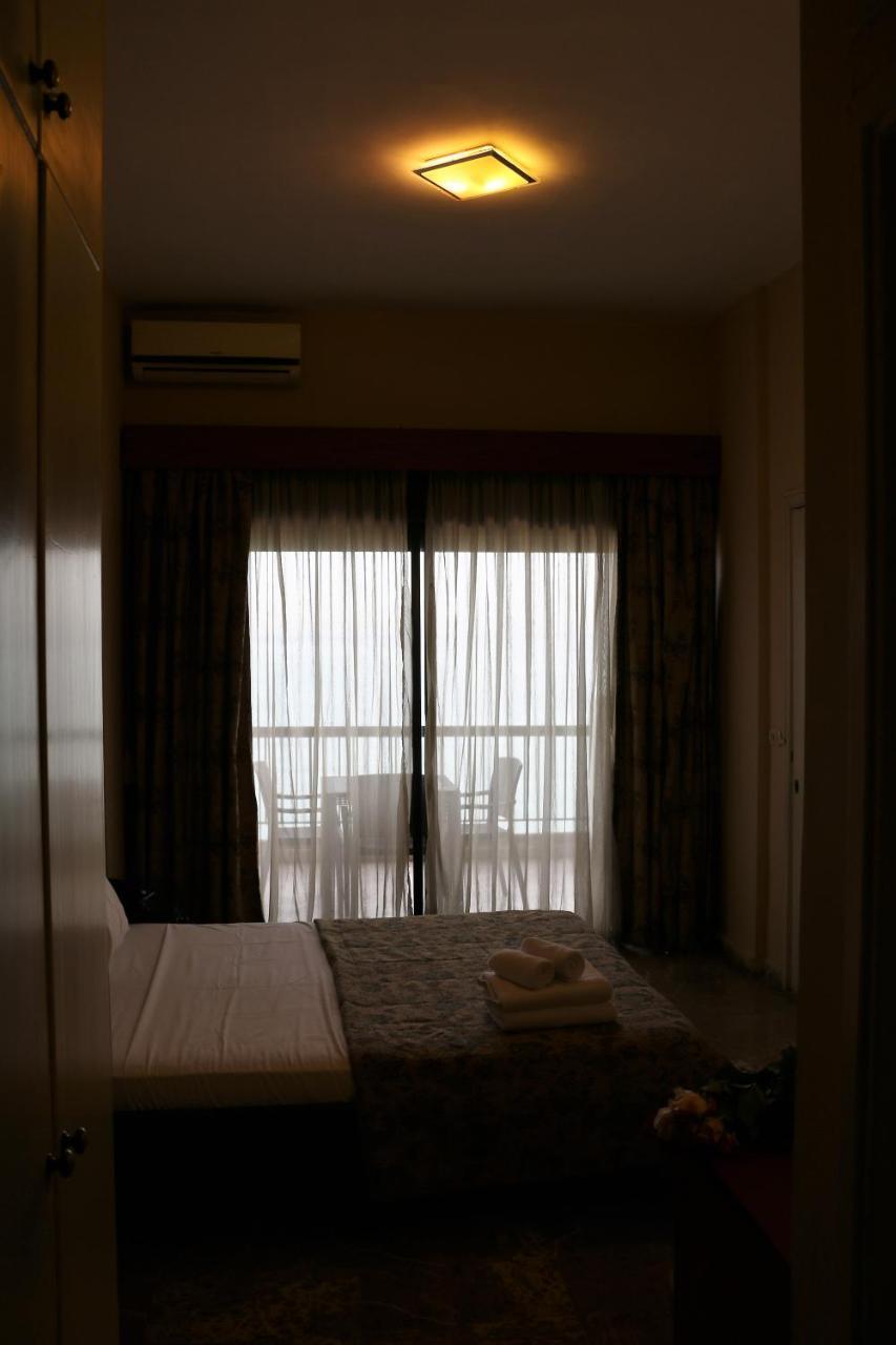 Holiday Suites Hotel & Beach Resort Jounieh Exterior photo