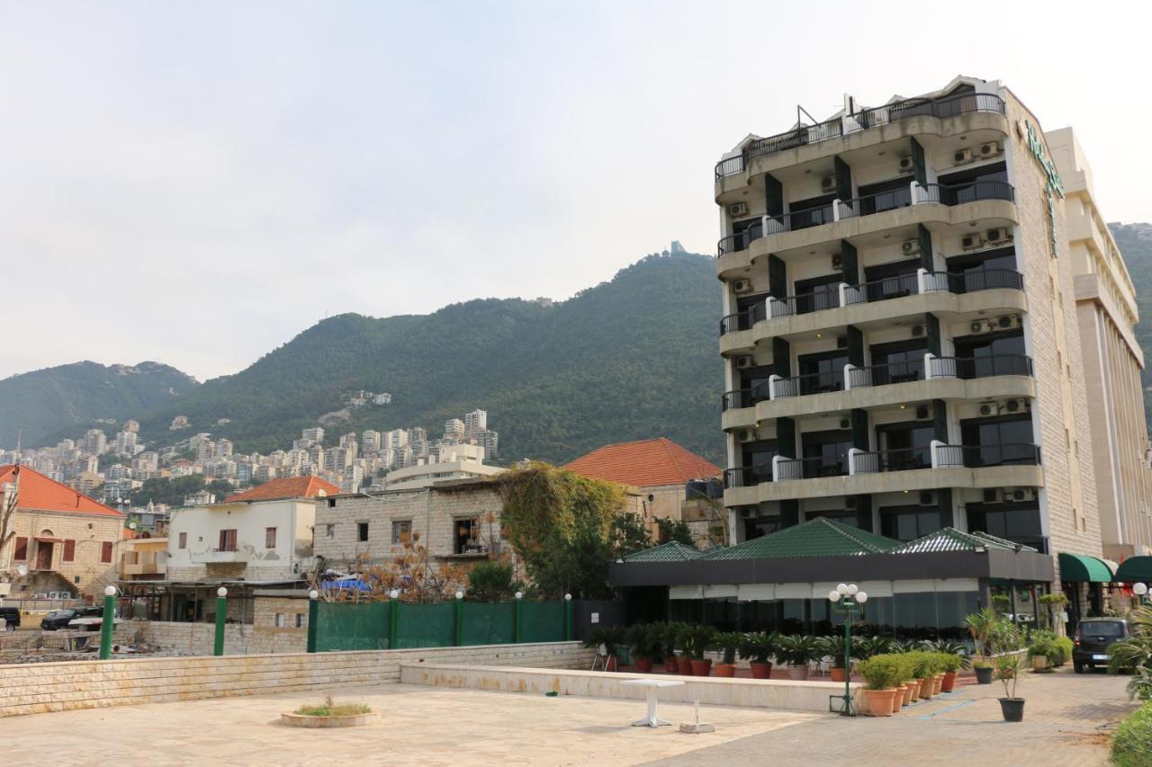 Holiday Suites Hotel & Beach Resort Jounieh Exterior photo
