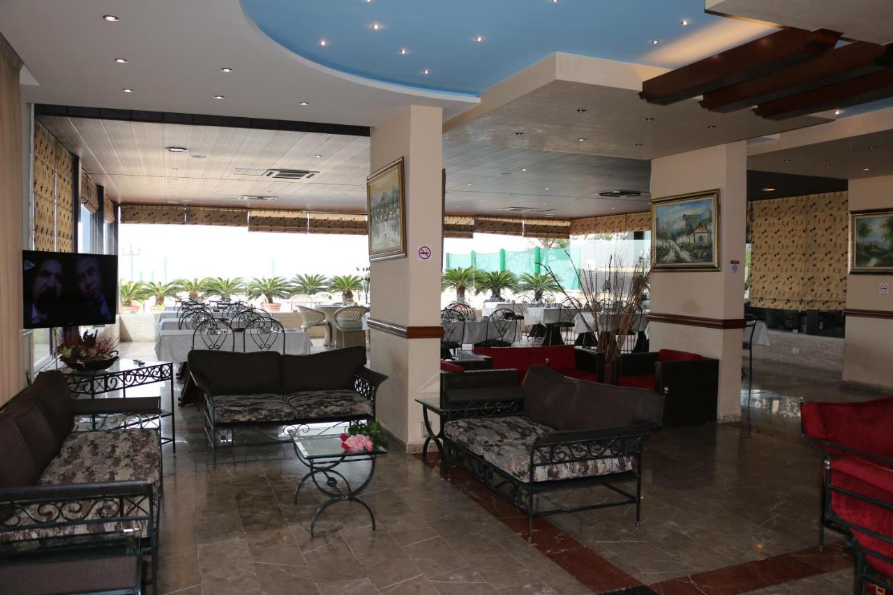 Holiday Suites Hotel & Beach Resort Jounieh Exterior photo